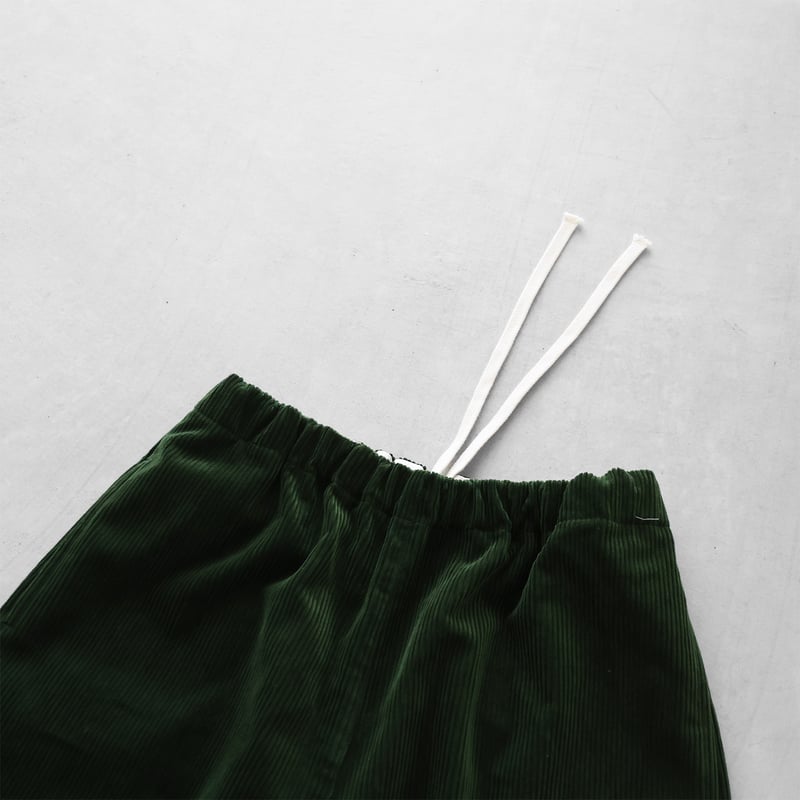 シャトルコーデュロイバルーンパンツロング（太畝・エバーグリーン