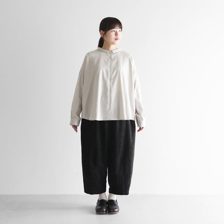 【HUIS.】 綿ウールタイプライタークロススカートパンツ ダークカーキ HUIS.】 綿ウールタイプライタークロススカートパンツ ダーク