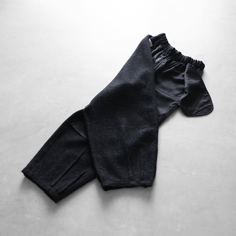 HUIS×尾州”縮絨リネンウールバルーンパンツロング（ブラック）【ユニ