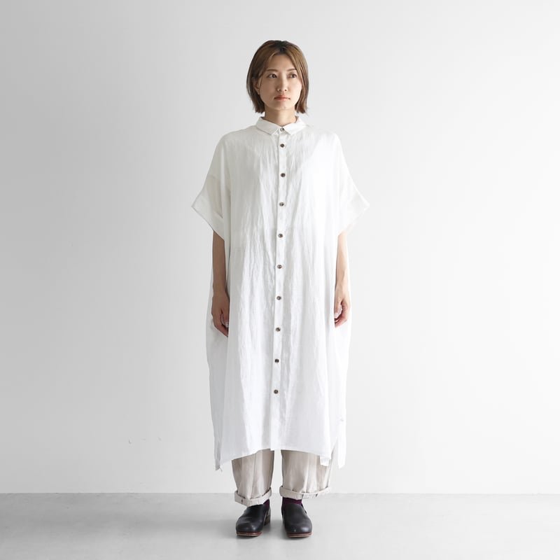 シャトルリネンライトショートスリーブロングシャツ（白