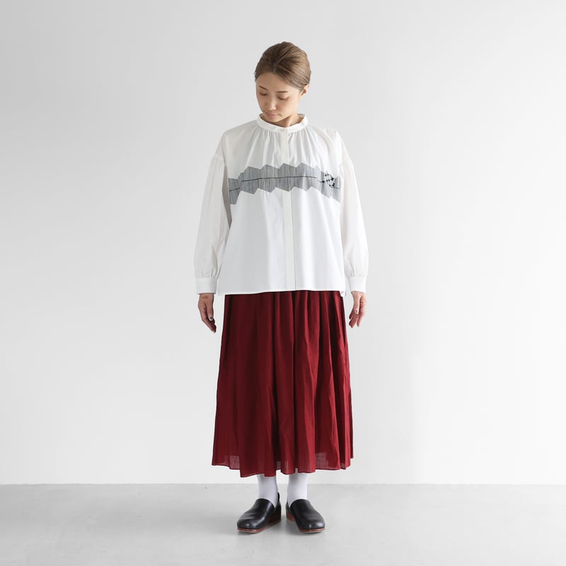 オーガニックコットン刺繍バルーンスリーブワイドブラウス（白