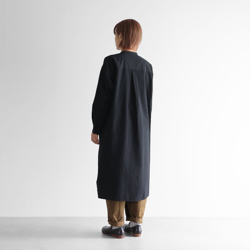 ギザコットンヘンプバンドカラーシャツロングワンピース（ブラック