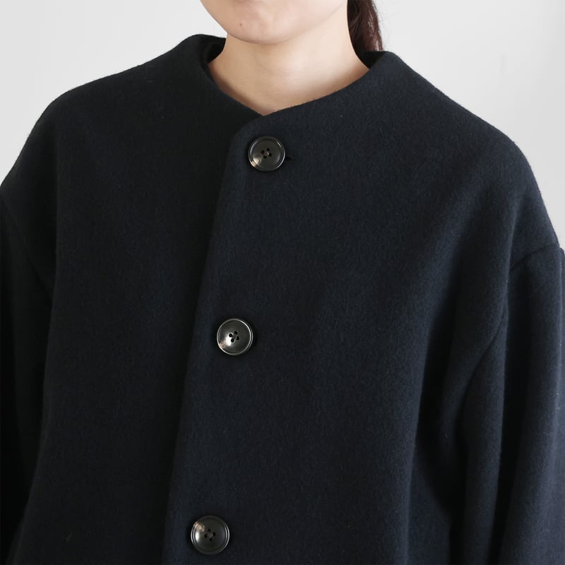 HUIS×尾州”縮絨ウールフランネルノーカラーショートコート（ブラック