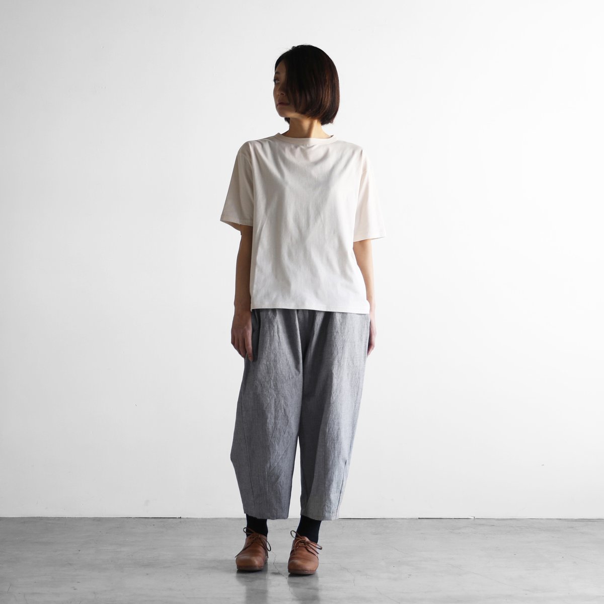 美品☆HUIS 遠州織物 綿麻 コットンリネン バフクロスバルーンパンツ fit=scale-down,w=1200