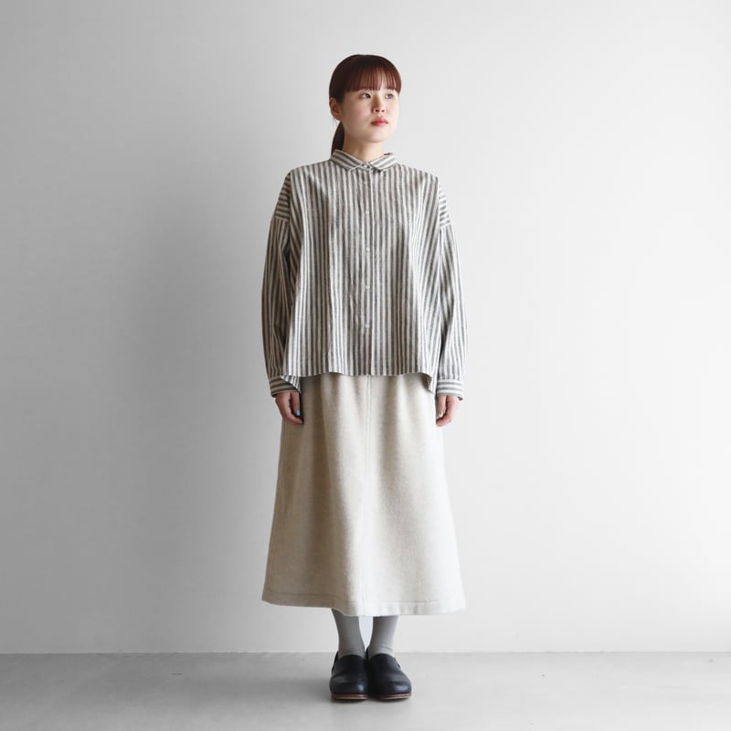 HUIS×尾州”縮絨ウールフランネルプレーンスカート HUIS.遠州織物 HUIS×尾州”縮絨ウールフランネルプレーンスカート（グレージュ