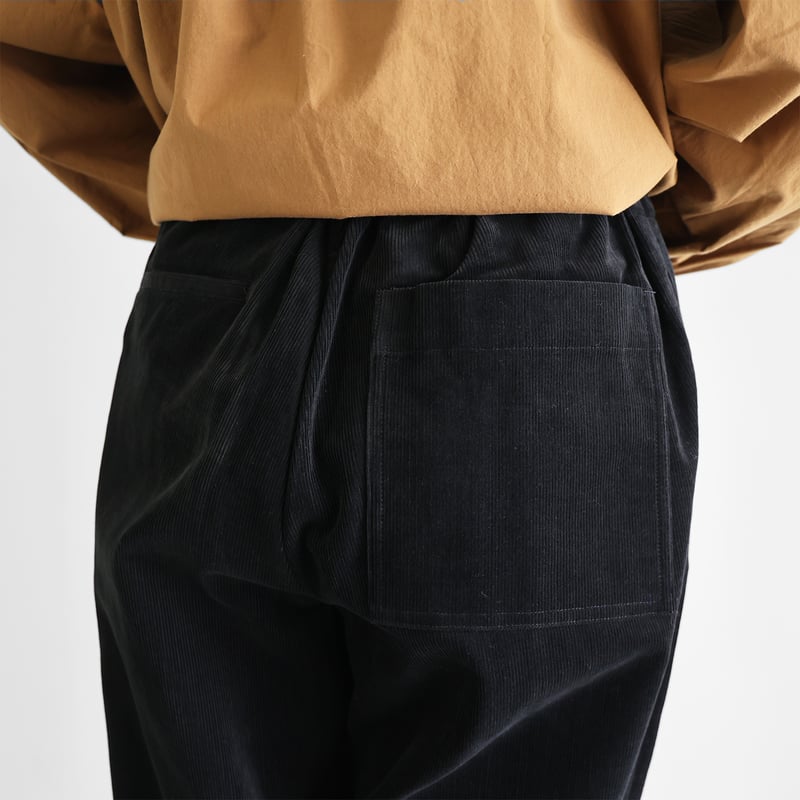 シャトルコーデュロイイージープレーンパンツ（細畝・ブラック）【ユニ