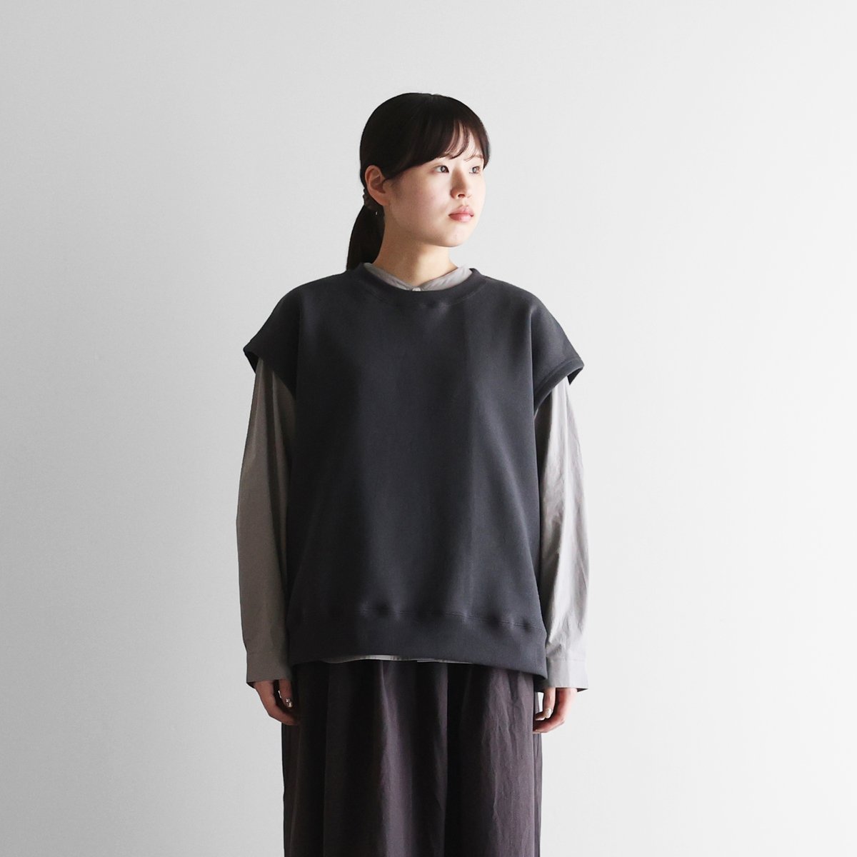 HUIS in house］SUVINスウェットゆるベスト（ダークグレー）【ユニ