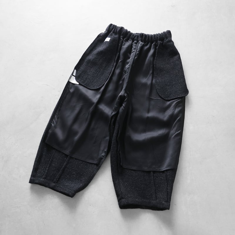 HUIS遠州織物みじんコール　サルエルバルーンパンツ黒 HUIS遠州織物みじんコール サルエルバルーンパンツ黒 HUIS遠州織物