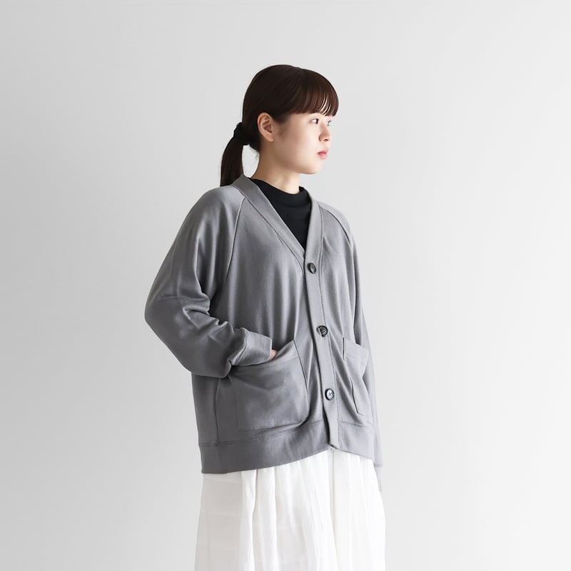 〜専用〜　ハウスHUIS◆ウォッシャブルウールショートカーディガン◆ダークグレー ウォッシャブルウールショートカーディガン 704をリリースしました