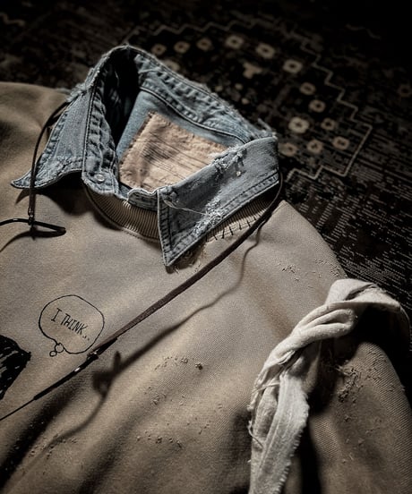 I THINK,,, character sweat shirt (SAND BEIGE)
