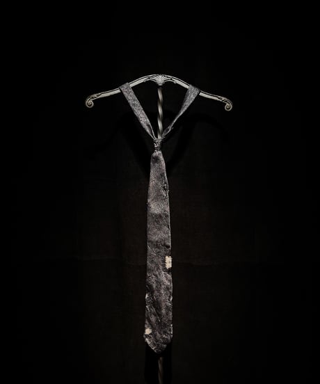Vintage damage horse pattern tie