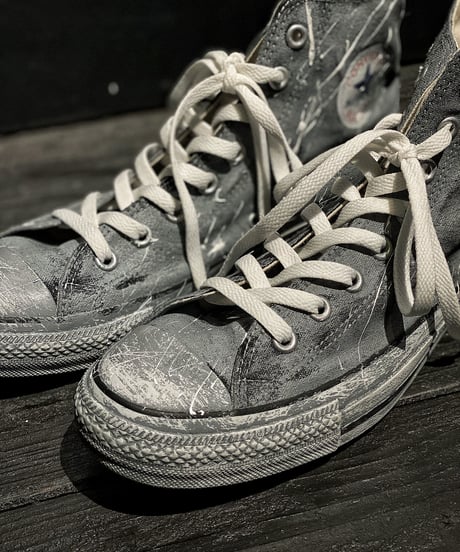 Paint vintage sneaker