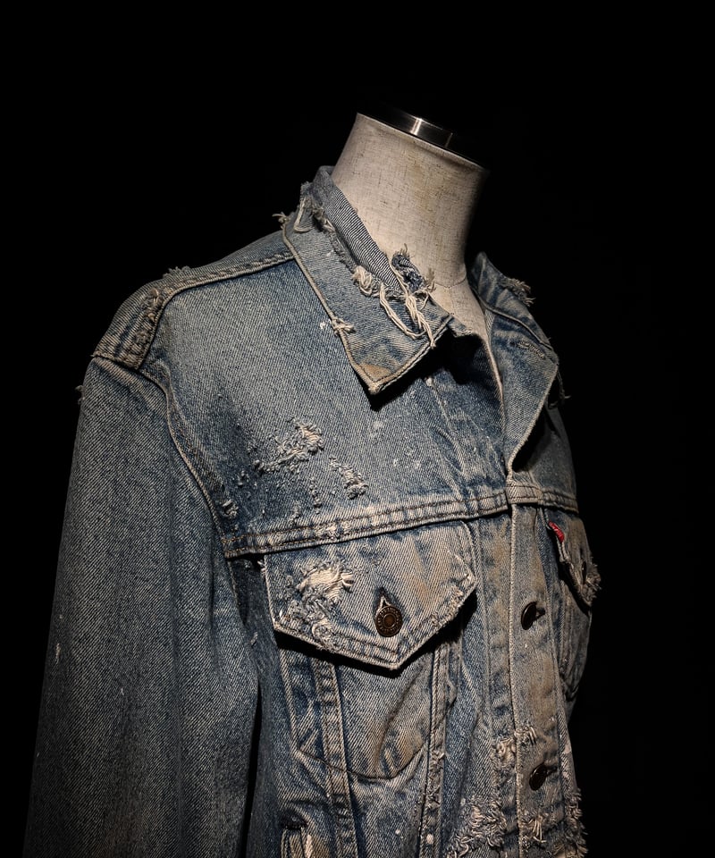 Vintage damage light blue Type III Denim Jacket