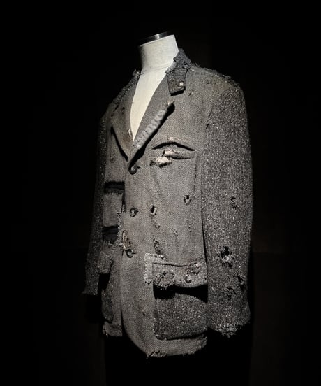 Different patchwork damage jacket