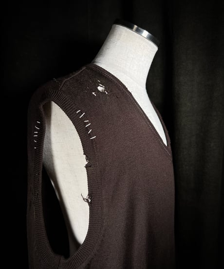 Vintage damage knit vest