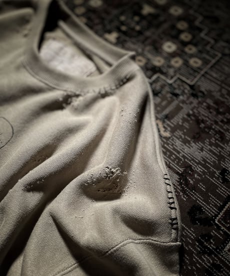 I THINK,,, character sweat shirt (SAND BEIGE)