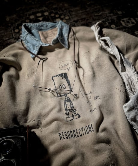 I THINK,,, character sweat shirt (SAND BEIGE)