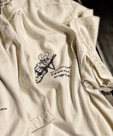 Sing with a guitar T-shirt OLD WHITE