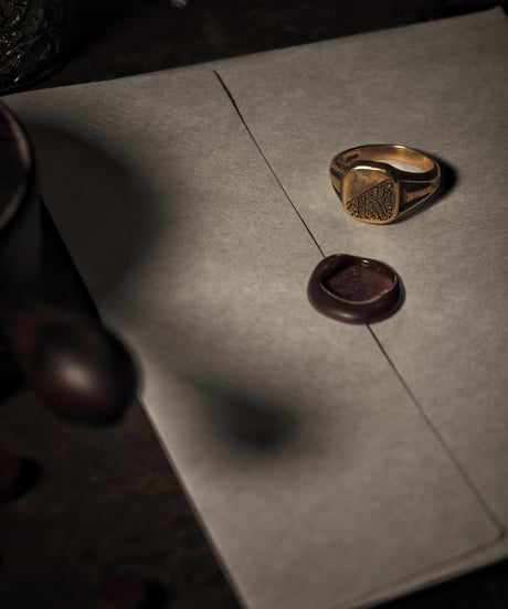 Signet Ring in Calligraphy Half Engraved ‘R’ : Made of 18K Gold Plated