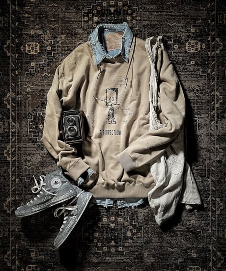 I THINK,,, character sweat shirt (SAND BEIGE)