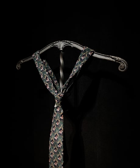 Vintage damage horse pattern tie