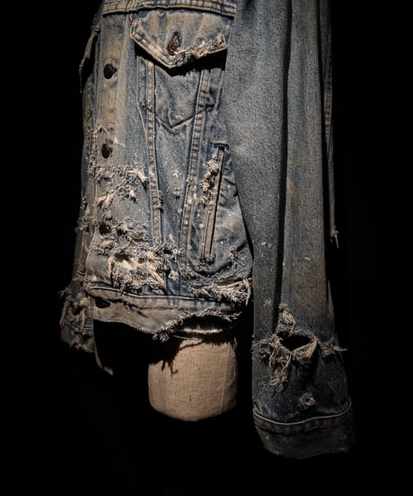 Vintage damage light blue Type III Denim Jacket