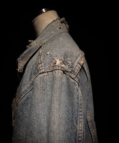 Vintage damage light blue Type III Denim Jacket