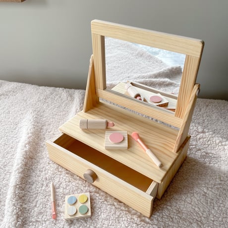 dresser set