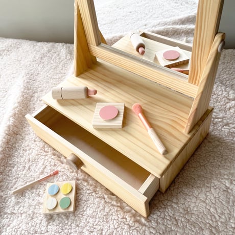 dresser set