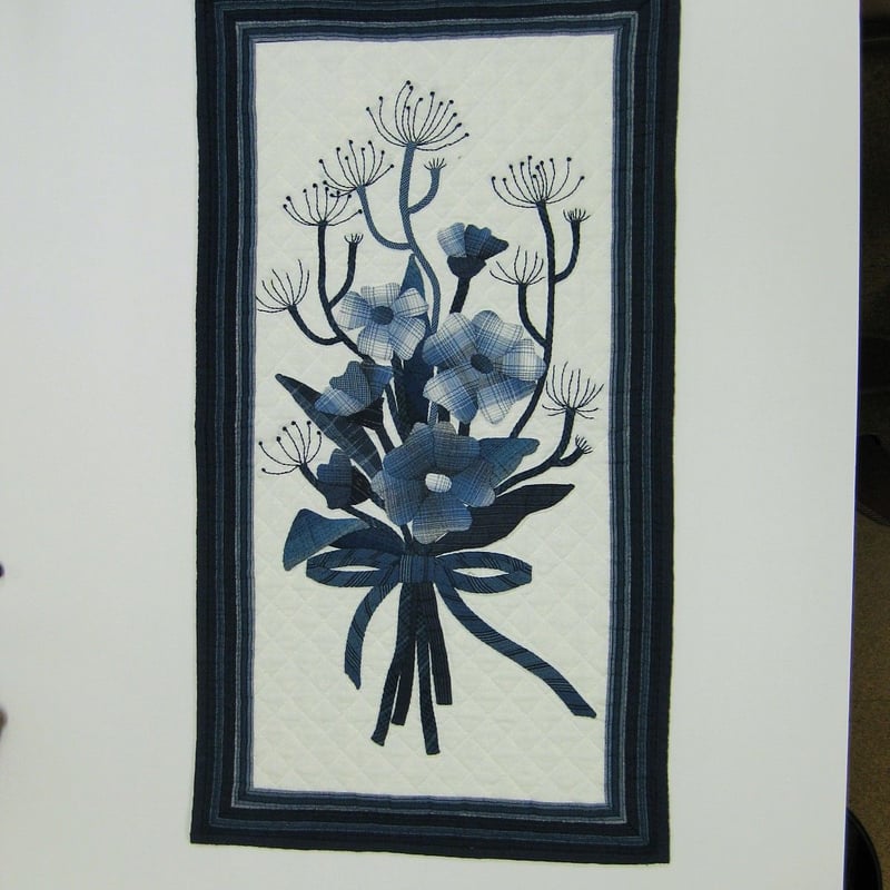 阿波しじら織 花束パート3のタペストリー | パッチワークのお店