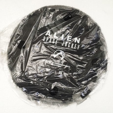 ALIEN SPACE JOCKEY       DELUXE RESIN STATUE