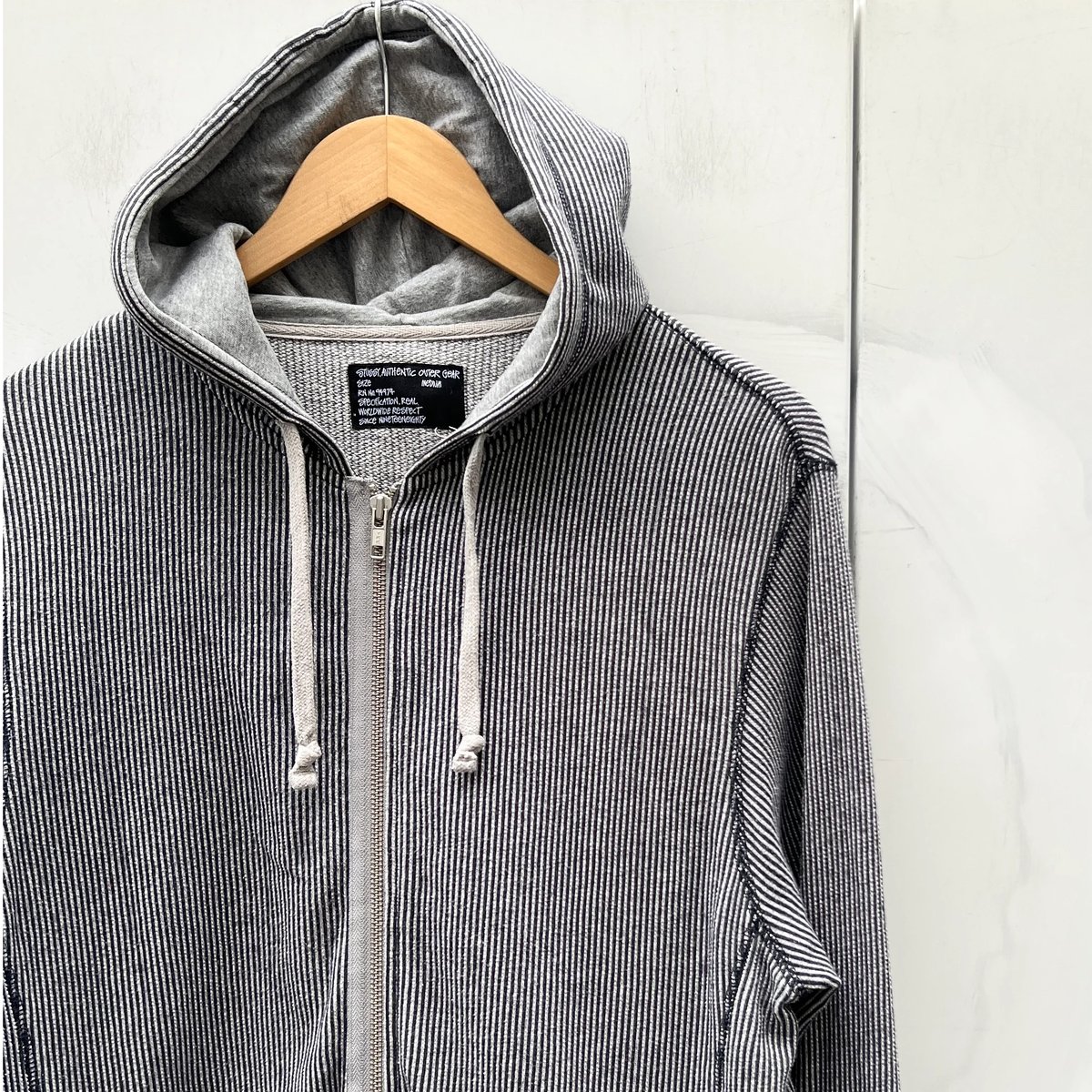 Stussy グレー フード付きスウェット fit=scale-down,w=1200
