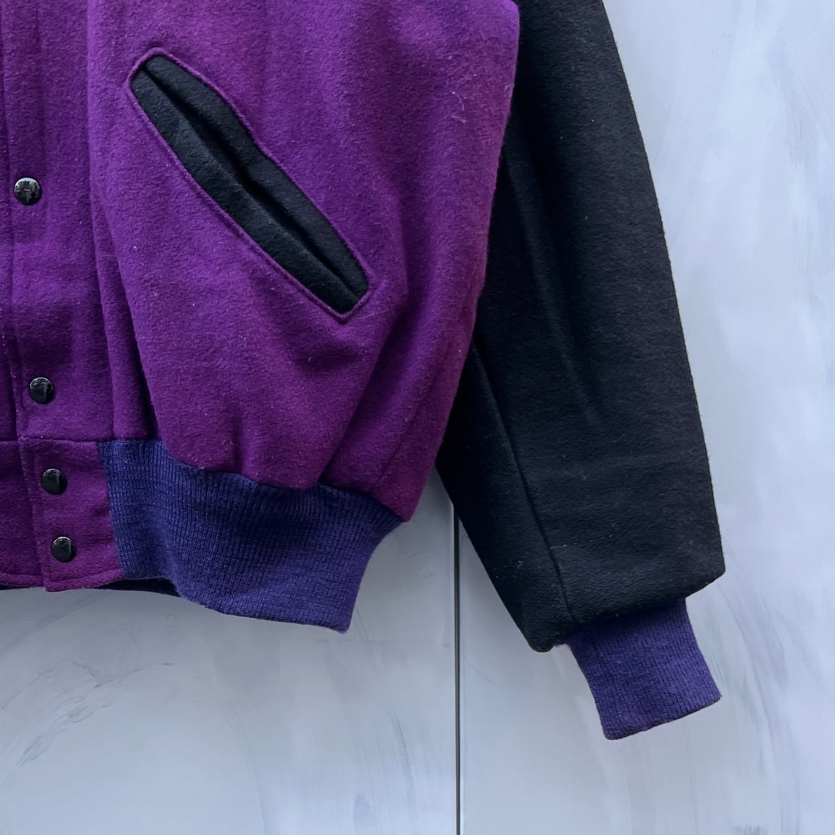 M】DeLONG ロサンゼルス・キングス スタジャン 【公式通販】