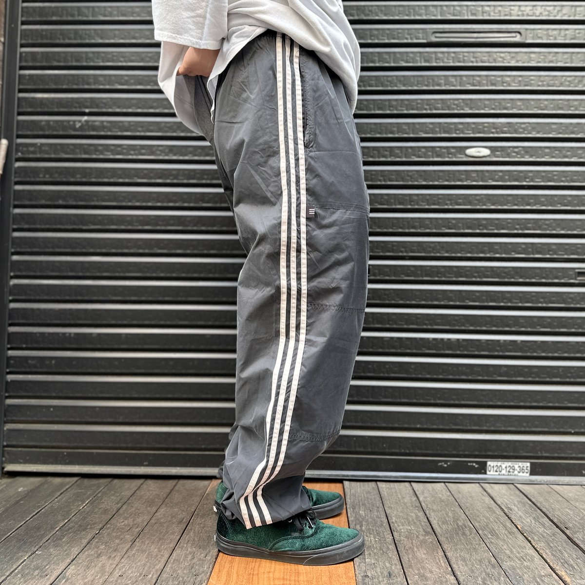 adidas　00s　ナイロンパンツ　裾絞り　アーカイブ　Y2K ストリート