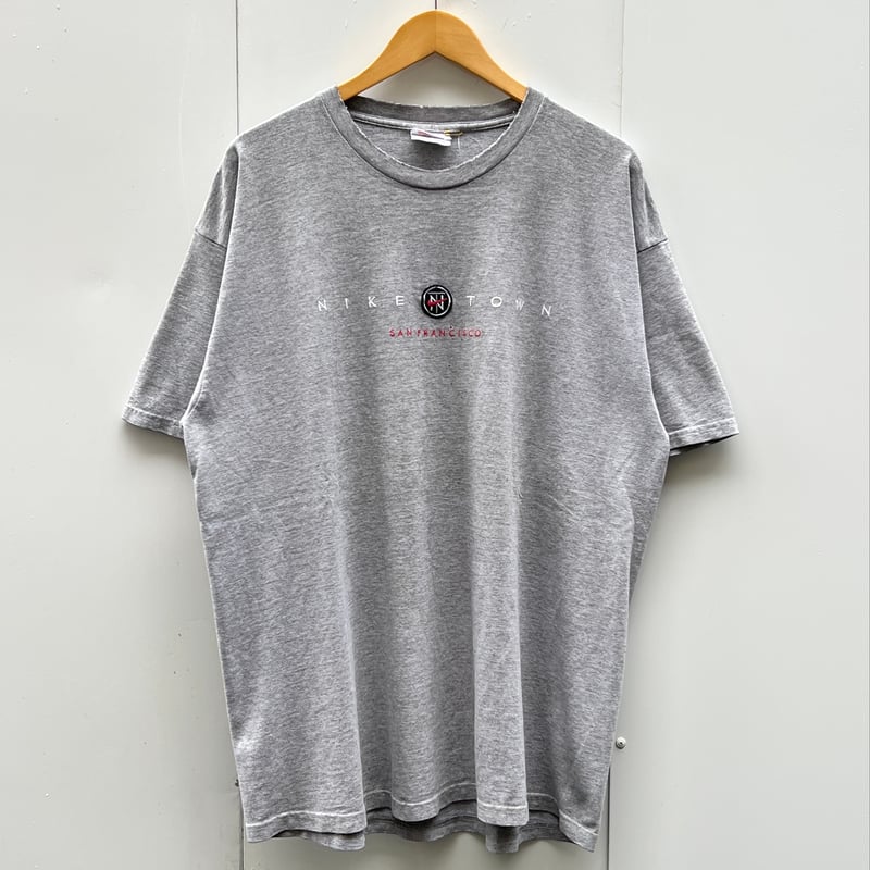 NIKE/ナイキ ナイキタウン ロゴTシャツ 90年代 (USED NIKE/ナイキ ナイキタウン ロゴTシャツ 90年代 (USED