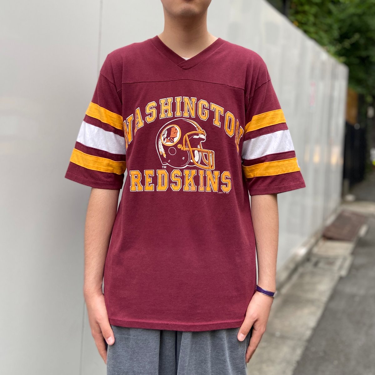 90年代 LOGO7 NFL WASHINGTON REDSKINS ワシントンレッドスキンズ Vネック フットボール五分袖Tシャツ USA製 メンズL ヴィンテージ /eaa318046