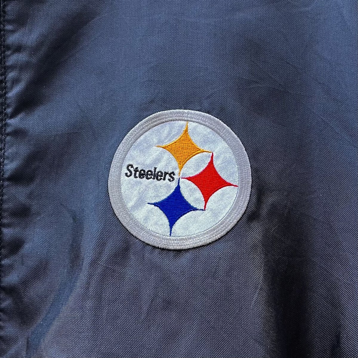NFLナイロンジャケットスティーラーズ黒黄ロゴ刺繍ビックロゴ ドローコード NFLナイロンジャケットスティーラーズ黒黄ロゴ刺繍ビックロゴ