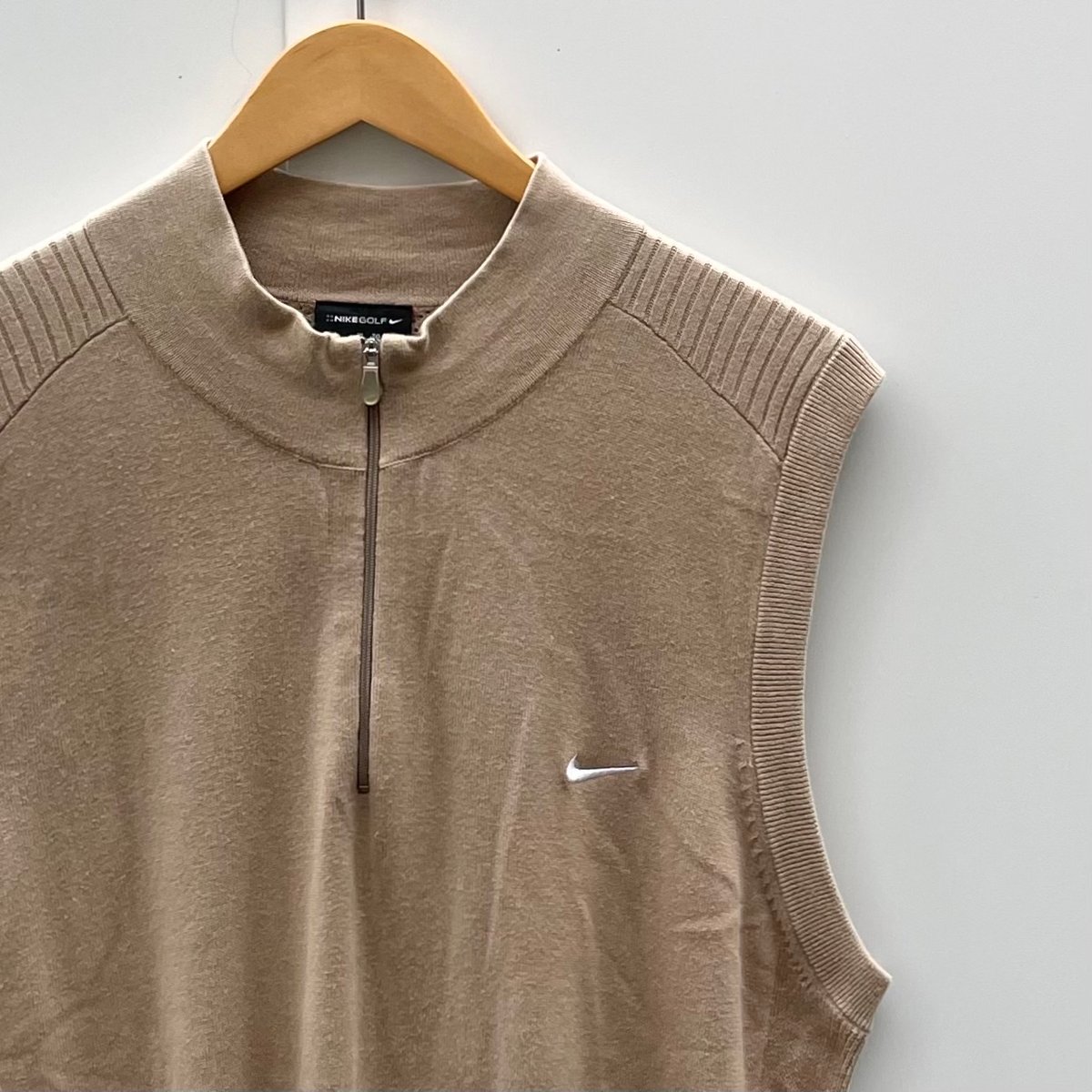 NIKE GOLF ナイキ ゴルフ ハーフジップ ニット セーター 刺繍ロゴ NIKE GOLF ナイキ ゴルフ ハーフジップ ニット セーター 刺繍