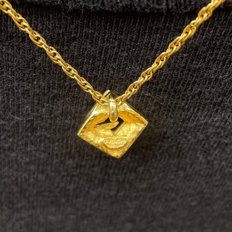 GIVENCHY/ジバンシィ ゴールドカラーネックレス 80年代 (USED GIVENCHY/ジバンシィ ゴールドカラーネックレス 80年代 (USED