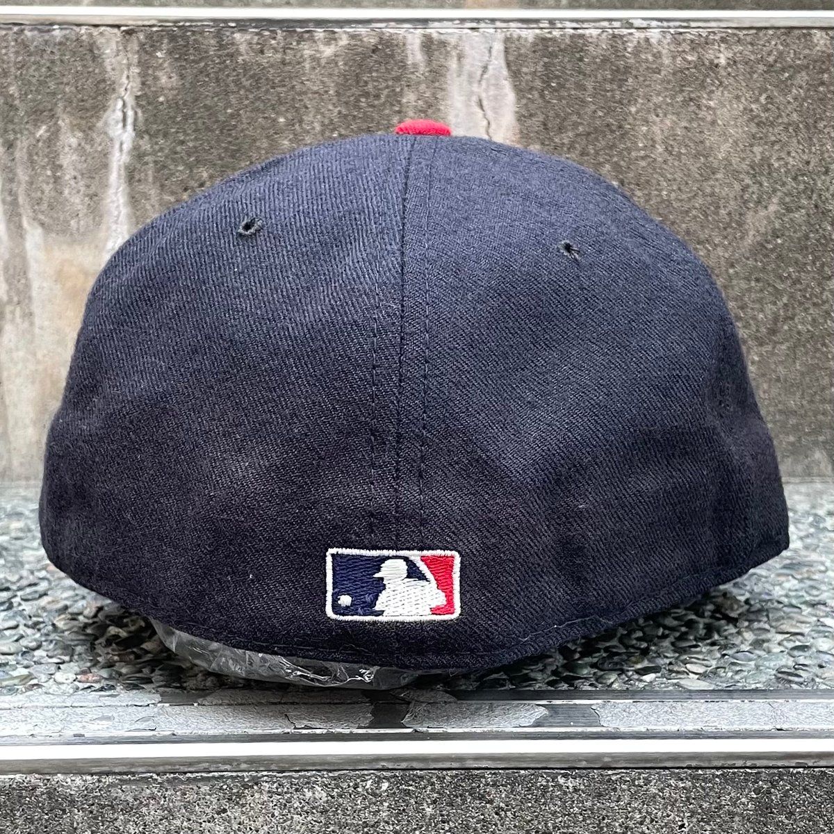 アトランタブレーブス40周年記念NEWERAタトゥ刺繍ロゴキャップ3/8 アイテムまでお手頃な アトランタブレーブス40周年記念NEWERA