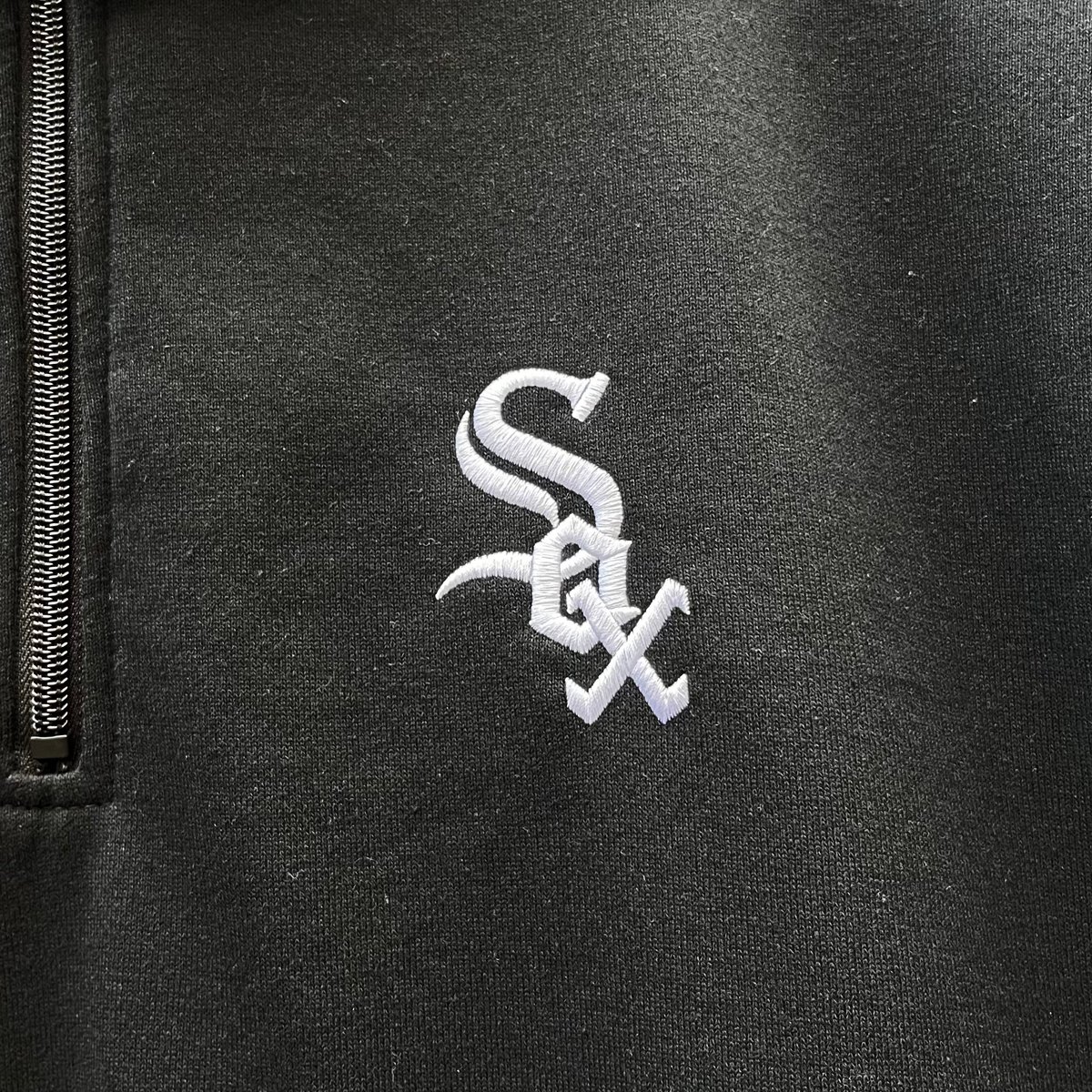 MLB WHITE SOX/シカゴホワイトソックス ハーフジップスウェット MLB WHITE SOX/シカゴホワイトソックス ハーフジップスウェット