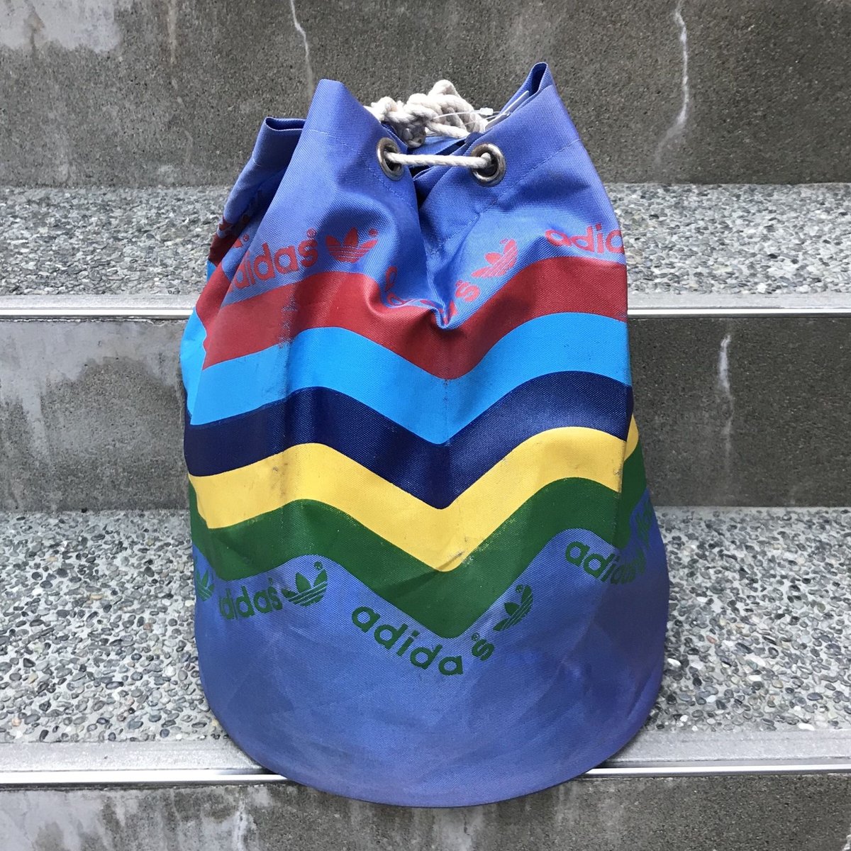 美品 80s adidas ナイロンショルダー バック 日本製 ヴィンテージ fit=scale-down,w=1200