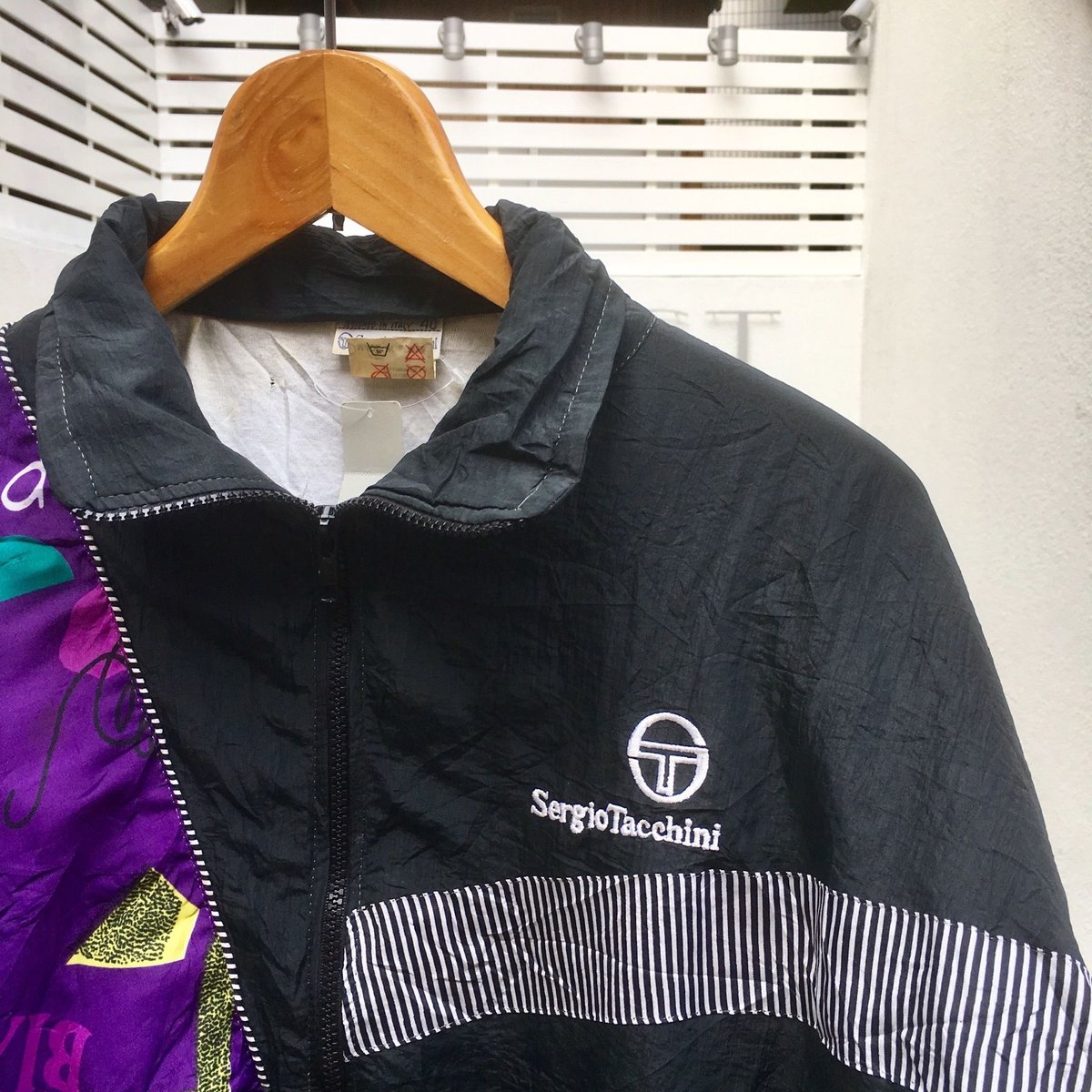 90s セルジオタッキーニ 刺繍 クレイジーカラー ナイロンジャケットXL Sergio Tacchini - 90s古着セルジオタッキーニ ナイロン