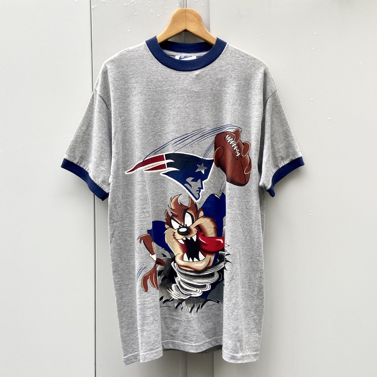NFL PATRIOTS x LOONEYTUNES TAZ/ニューイングランド