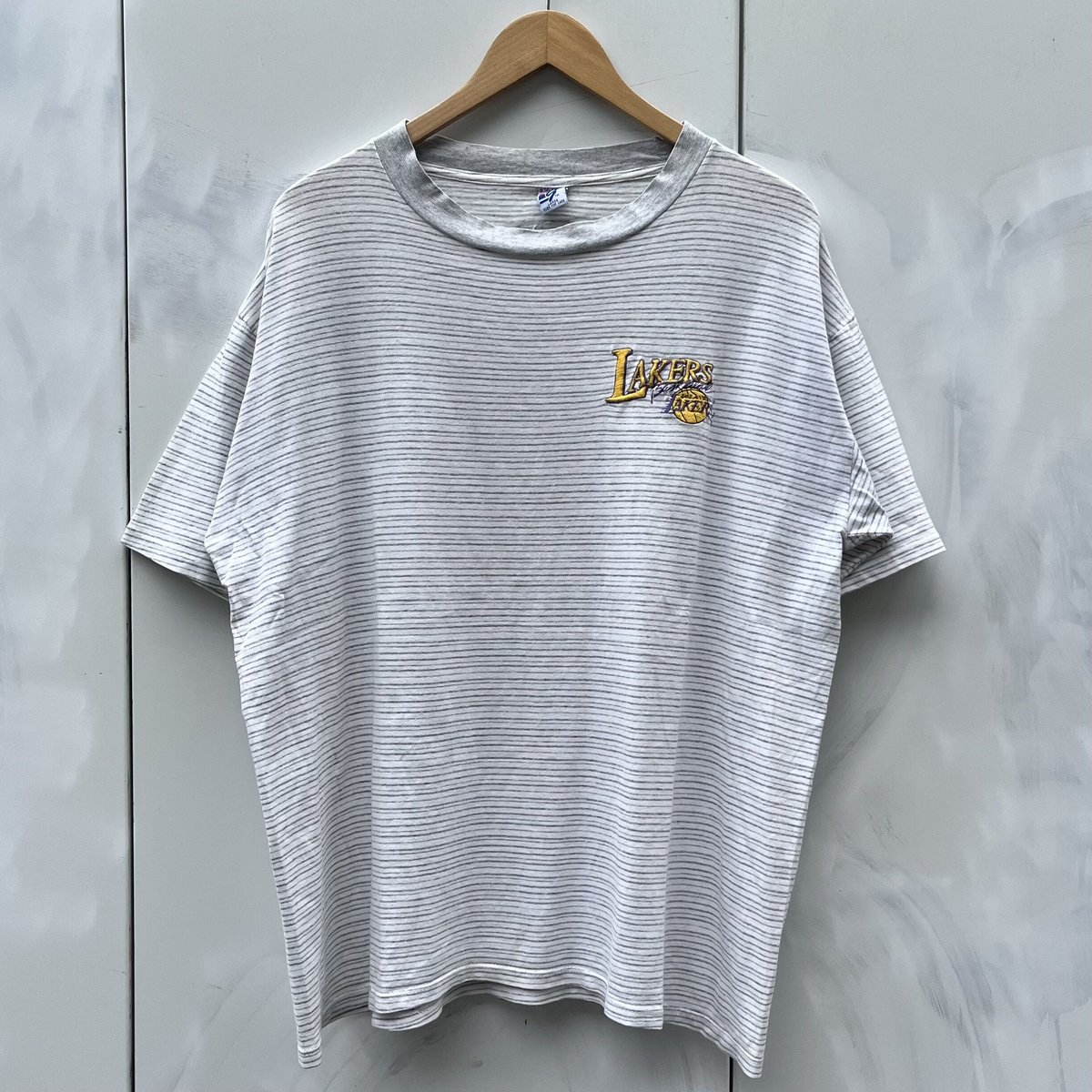 NBA LAKERS/ロサンゼルスレイカーズ 刺繍ロゴTシャツ 90年代 NBA LAKERS/ロサンゼルスレイカーズ 刺繍ロゴTシャツ 90年代