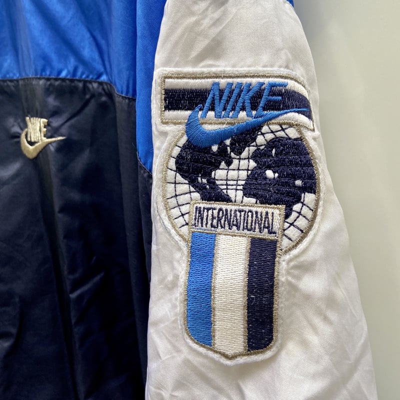 NIKE/ナイキ INTERNATIONALナイロンジャケット 90年前後 (USED NIKE/ナイキ INTERNATIONALナイロンジャケット 90年前後 (USED