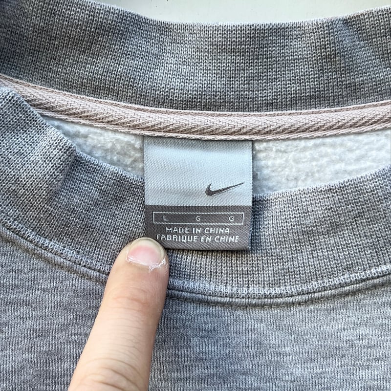 NIKE/ナイキ 両面プリントスウェット 00年代 (USED) | chameleon NIKE/ナイキ 両面プリントスウェット 00年代 (USED) | chameleon