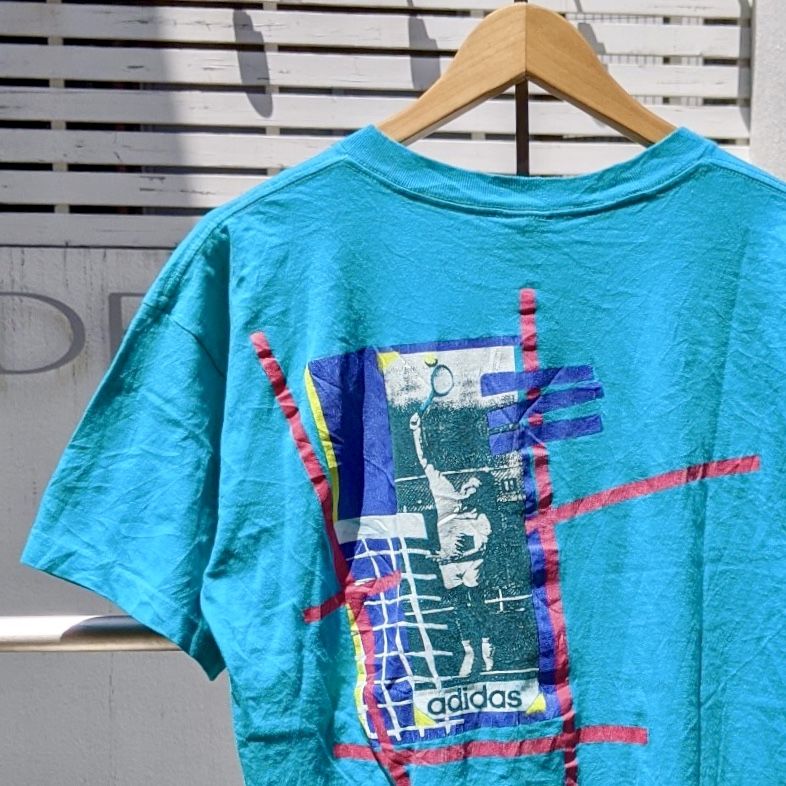 正品 adidas TENNIS GRAPHIC TEE アディダテニスTシャツ adidas mens Tennis Graphic Logo T-Shirt Ink Small at Amazon