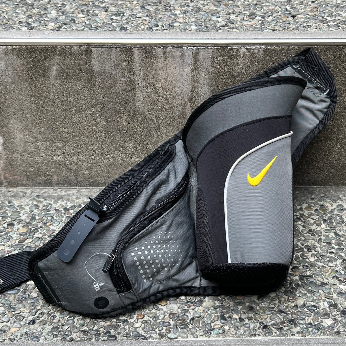 NIKE/ナイキ ボトルショルダーバッグ 00年代 (USED) | chameleon NIKE/ナイキ ボトルショルダーバッグ 00年代 (USED) | chameleon