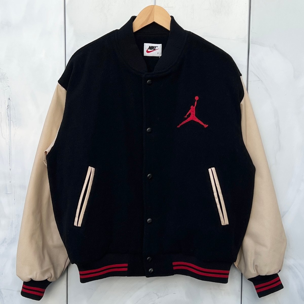 NIKE JORDAN/ナイキ ジョーダン スタジャン ビッグロゴ 90年代 (USED) NIKE JORDAN/ナイキ ジョーダン スタジャン ビッグロゴ 90年代 (USED)